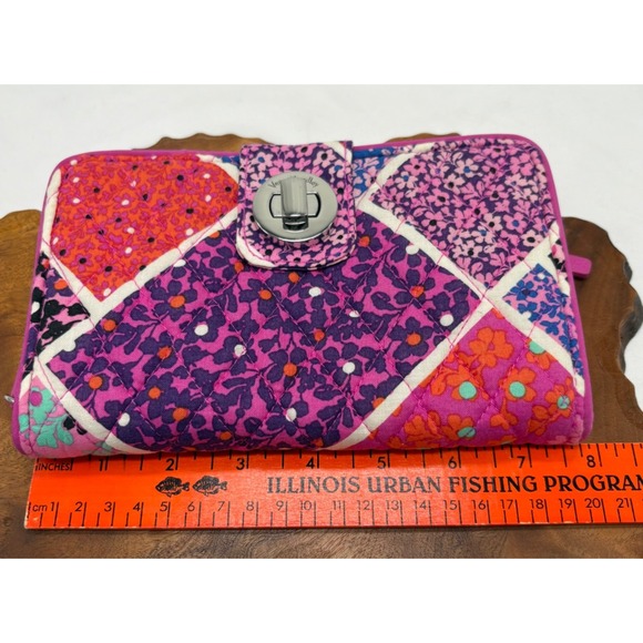 Vera Bradley Turn Lock Zip Around RFID Modern Medley  Wallet Pink Purple - Picture 6 of 7